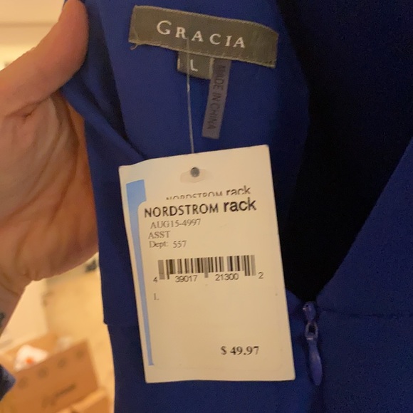 NWT GRACIA Jumpsuit with pockets and cute V detail on the back. - Picture 4 of 5